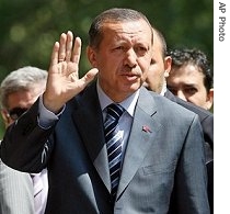 Turkish Prime Minister Recep Tayyip Erdogan arrives in his office for a cabinet meeting in Ankara, 24 Jul 2007