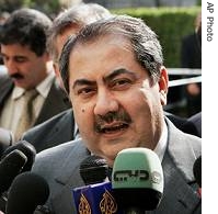 Iraqi Foreign Minister Hoshyar Zebari speaks to the media (File photo)