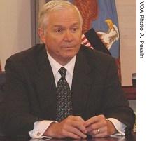 Secretary Gates speaks to reporters in Germany, 13 June 2007