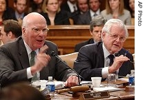 Patrick Leahy (l) and Senator Edward Kennedy take part in a debate on whether to issue a href=