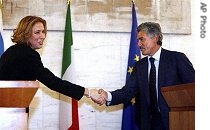 Tzipi Livni, left, shakes hands with her Italian counterpart Massimo D'Alema at end of  a href=