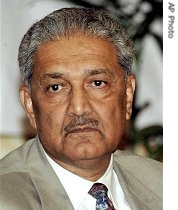 Pakistani nuclear scientist AQ Khan (file photo)