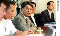 Lee Jae-jeong, center, presides over meeting to prepare for South and North Korea summit meeting at Unification a href=