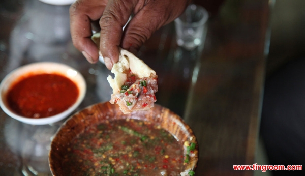 The series is about the history of food, eating and cooking in China.